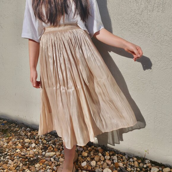 High-Waisted Pleated Midi Skirt Women’s Champagne Metallic Skirt - Picture 3 of 5